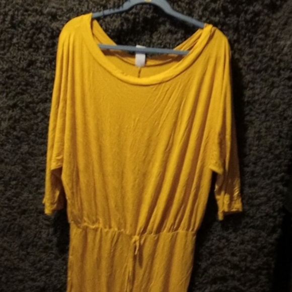MUSTARD colored jumpsuit - Picture 2 of 7